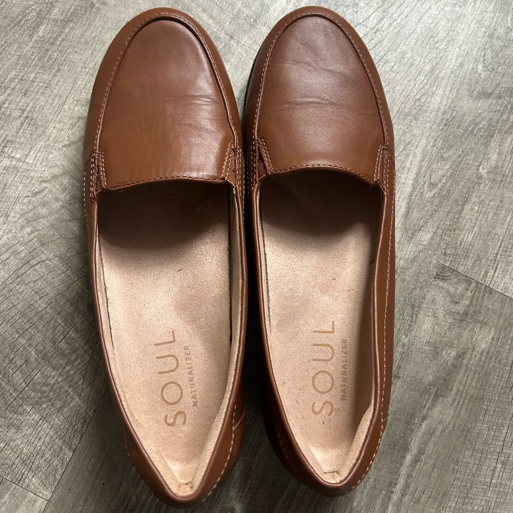 Natural Soul Kacy women’s loafers size 9